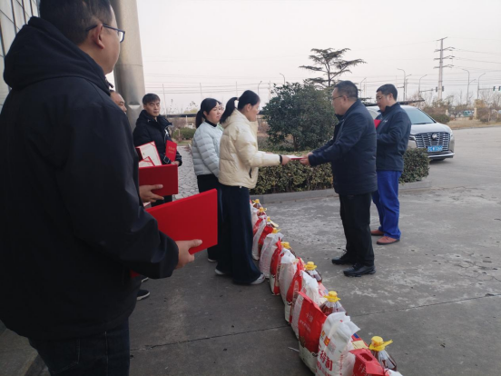 必赢集团bwin公司开展优秀员工表彰慰问活动  凝聚奋进力量